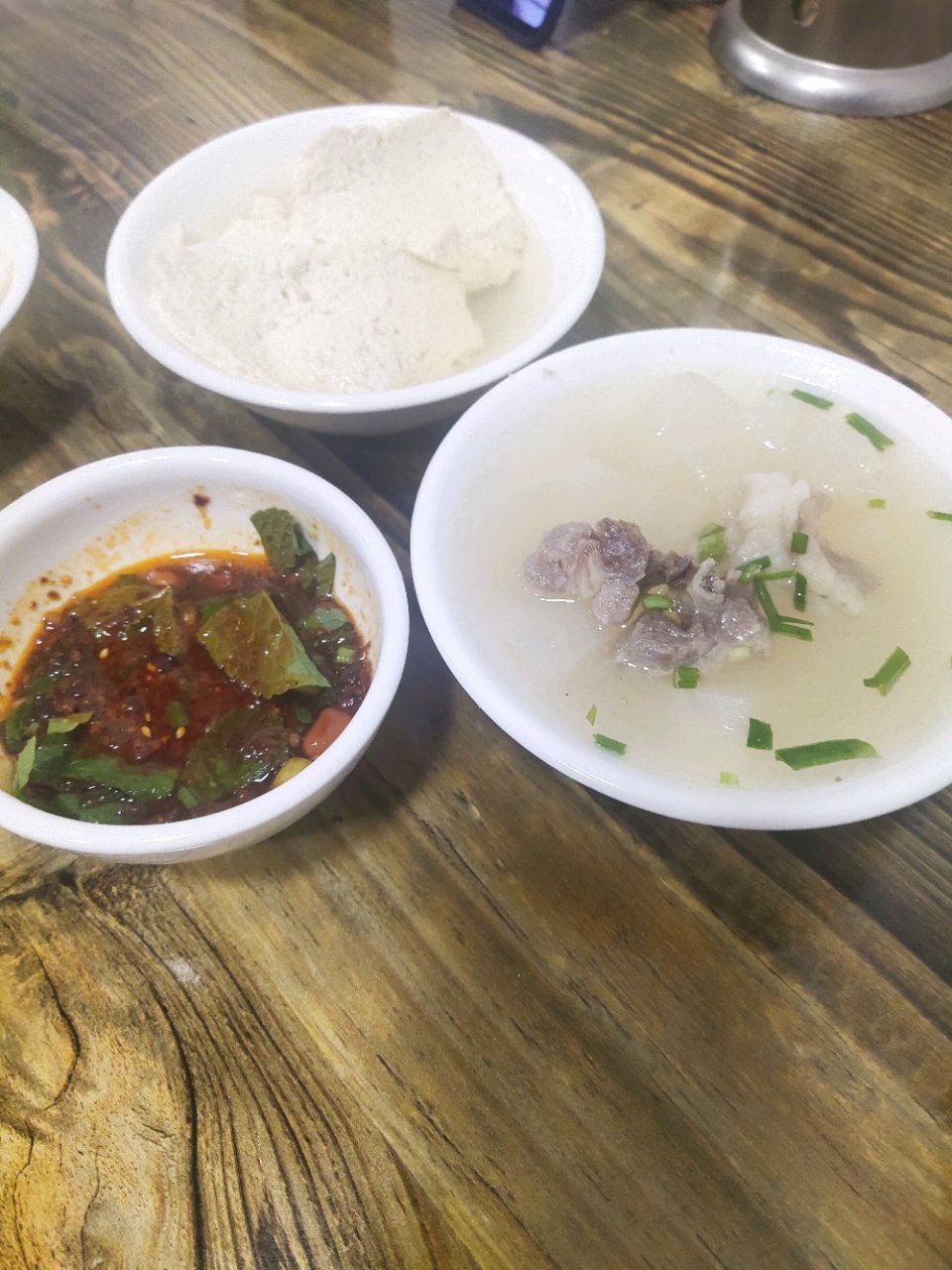 贵州的豆花萝卜饭特别受人喜欢,不仅好吃还比较划算.