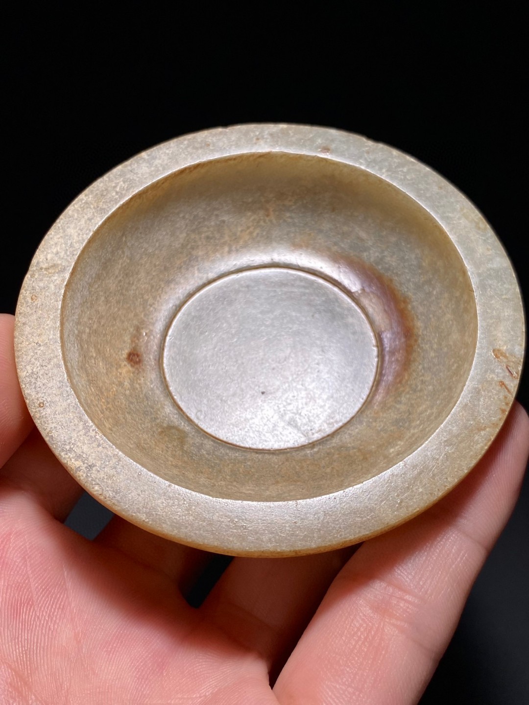 汉 和田玉籽料沁色 玉碟 摆件