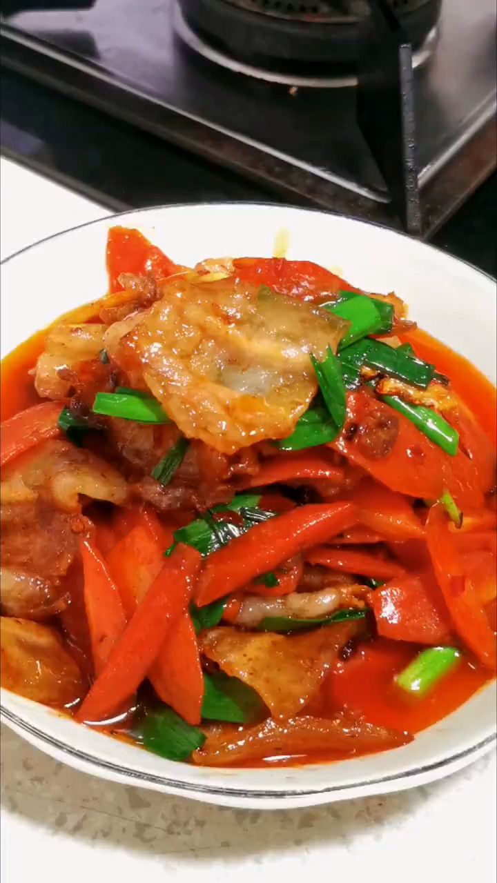 胡萝卜回锅肉