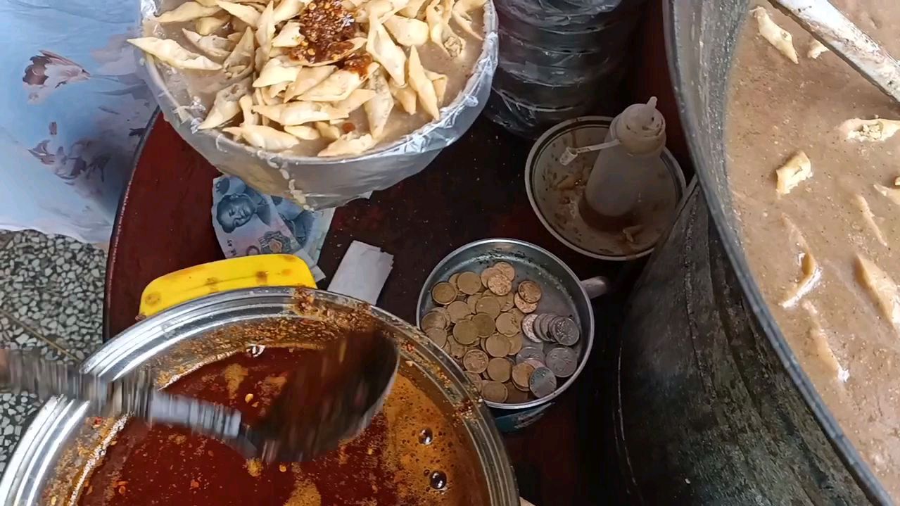 到宁陵县,喝百年名吃正宗范家哨子汤,配杠子馍真得劲!