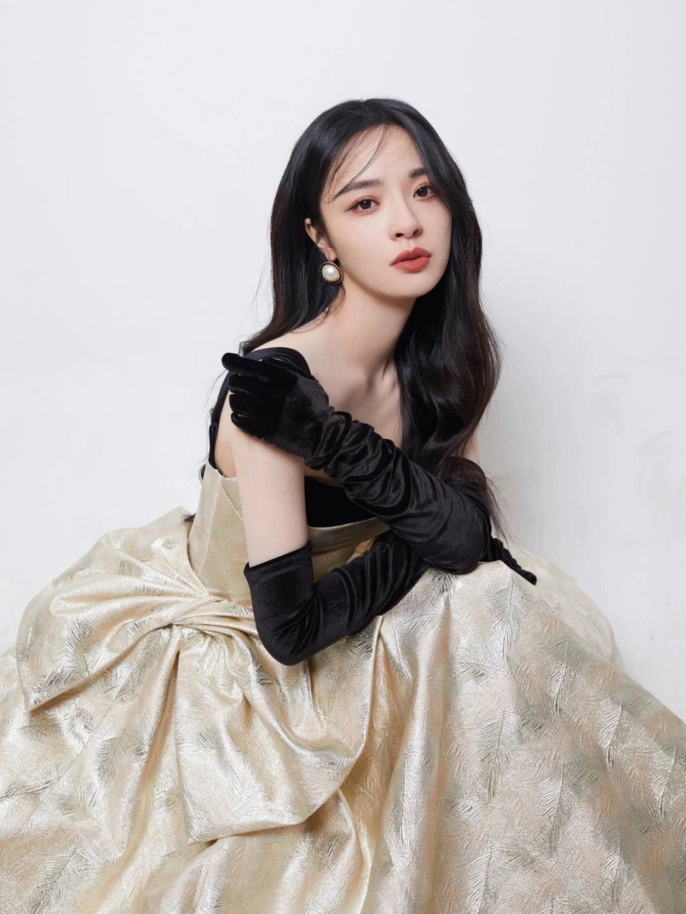 李莎旻子,1993年7月27日出生于湖南省长沙市,中国内地女主持人,演员