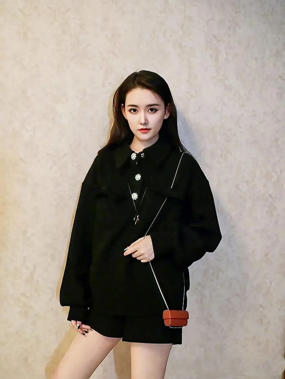 蒋依依原来是个混血儿,天呐这颜值现在娱乐圈最缺的就是美艳型女生