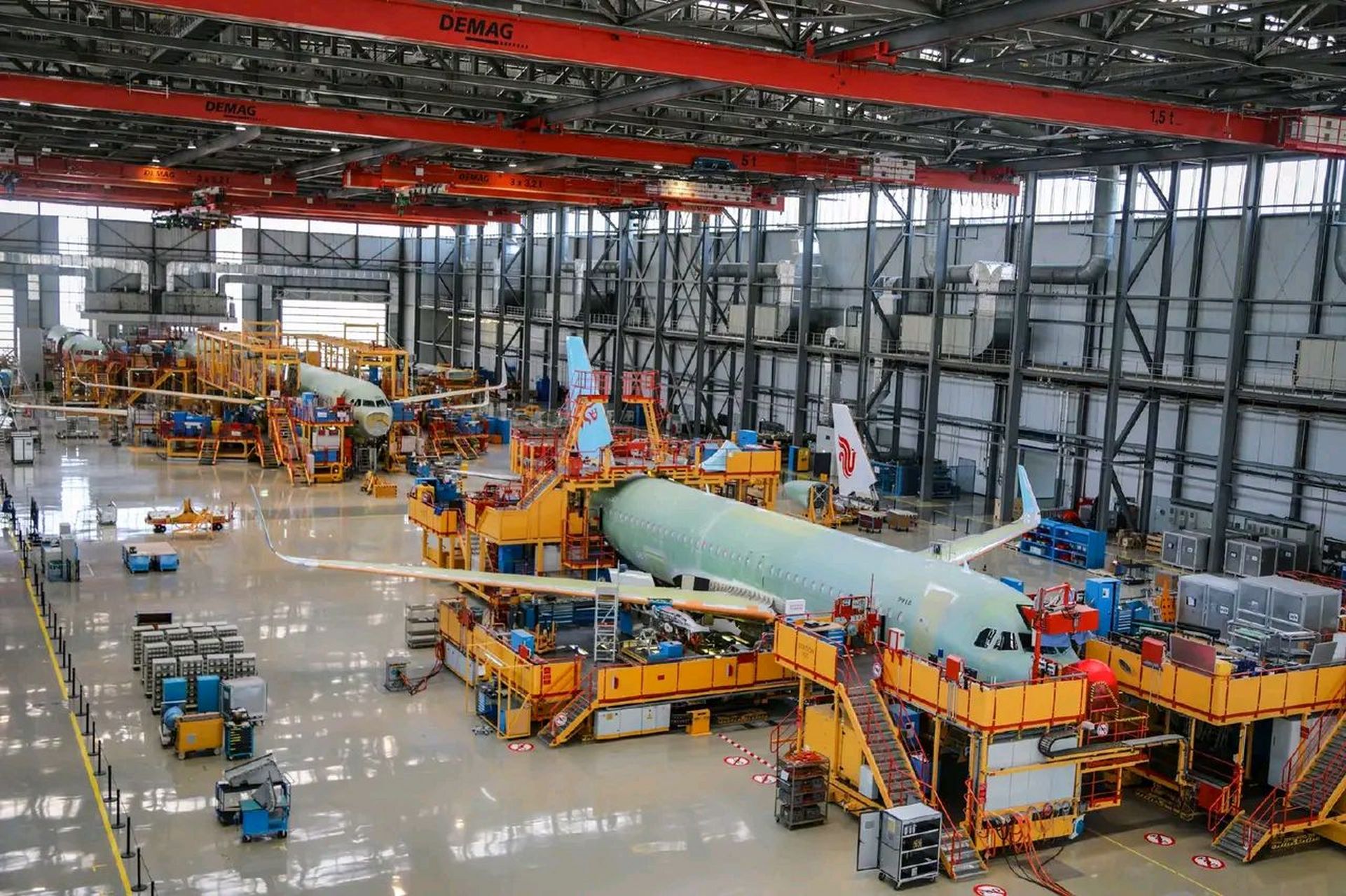 会不会影响c919?】 去年7月,我国和空客就签署了292架飞机采购协议.