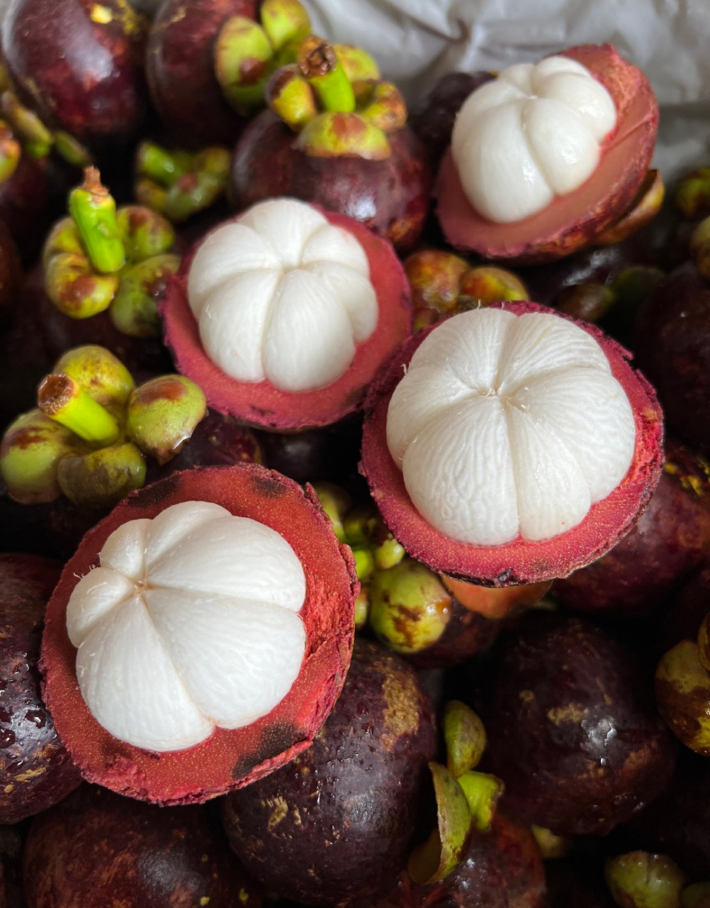 最近泰国的山竹正是好吃的时候,白白胖胖,果肉滑嫩,酸甜多汁,每一口都