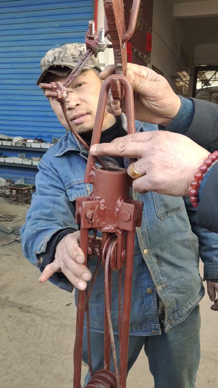 110抓锥,125以上井口可以用,打捞井内杂物,水泵