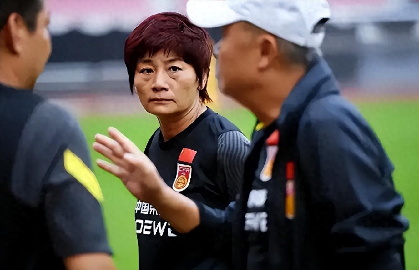 新帅刚接手女足就点燃三把火!火线提拔唐佳丽,弃用娄佳慧
