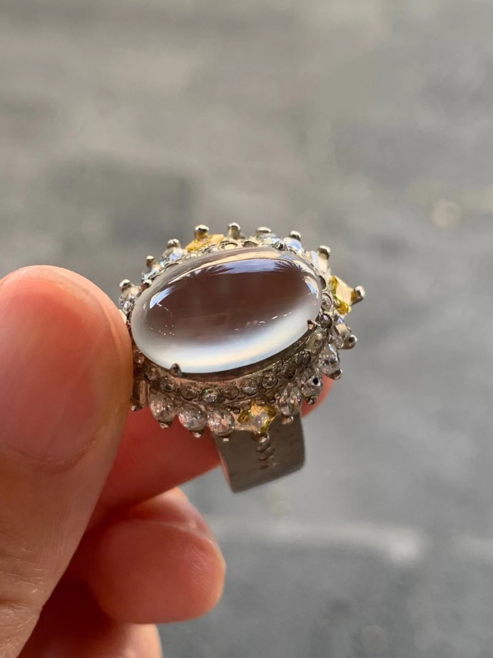 点击头像看直播# #翡翠# 高冰戒面,无纹裂,老坑种钢性十足,荧光闪闪