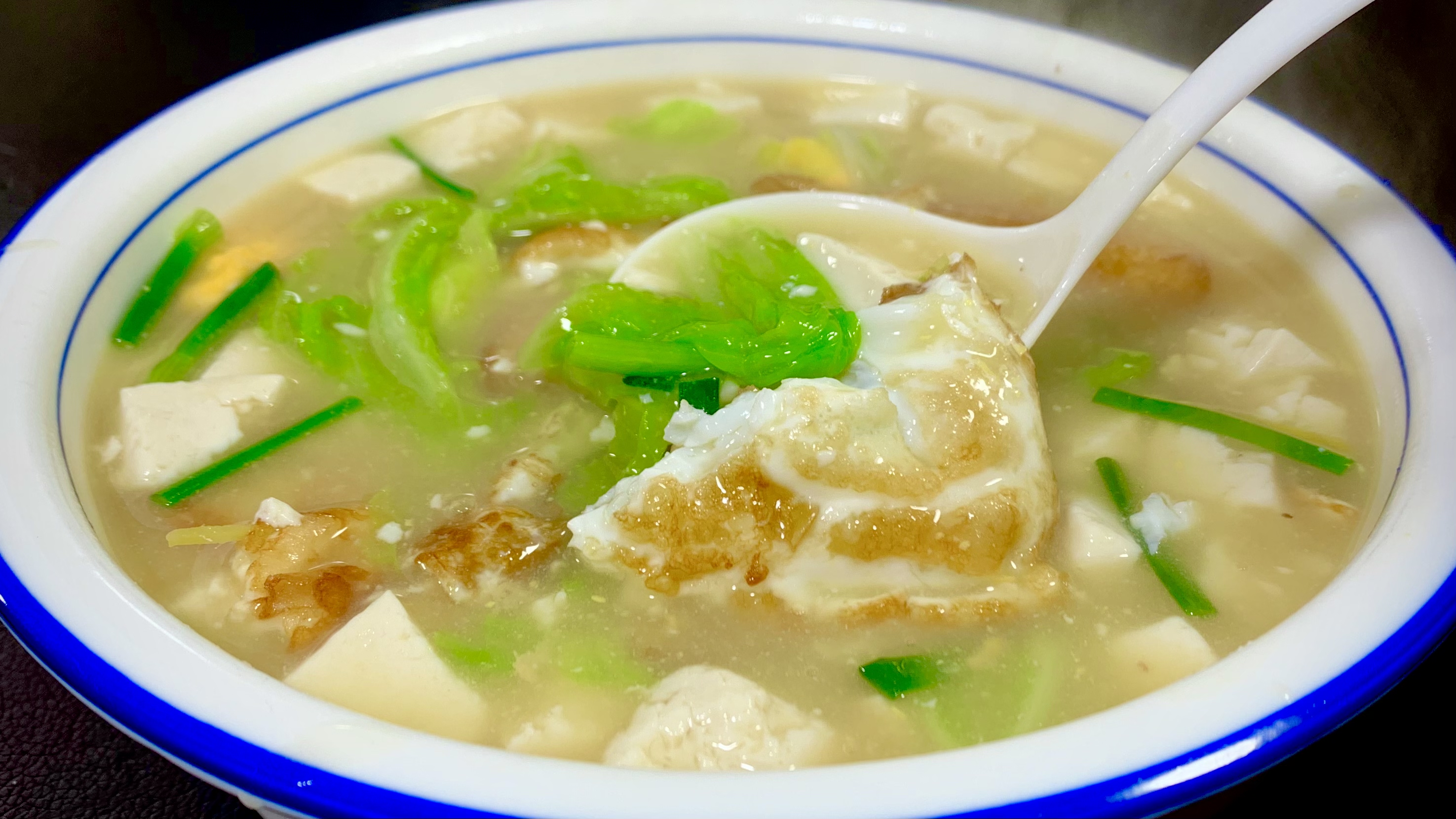 我每周都会做上这道白菜豆腐三鲜汤,营养又美味,家人们抢着吃