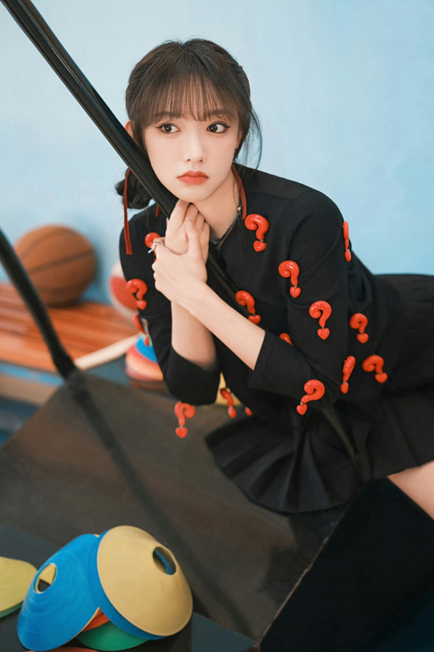 程潇可爱小黑裙甜美组图 #程潇