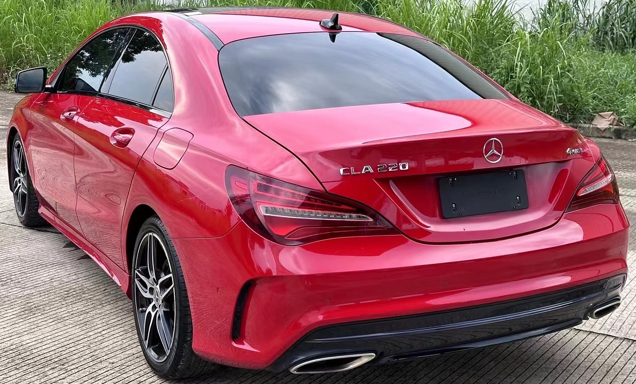 最新上架[烟花]2017年6月上牌奔驰轿跑cla220 4matic四驱版本 原厂翻