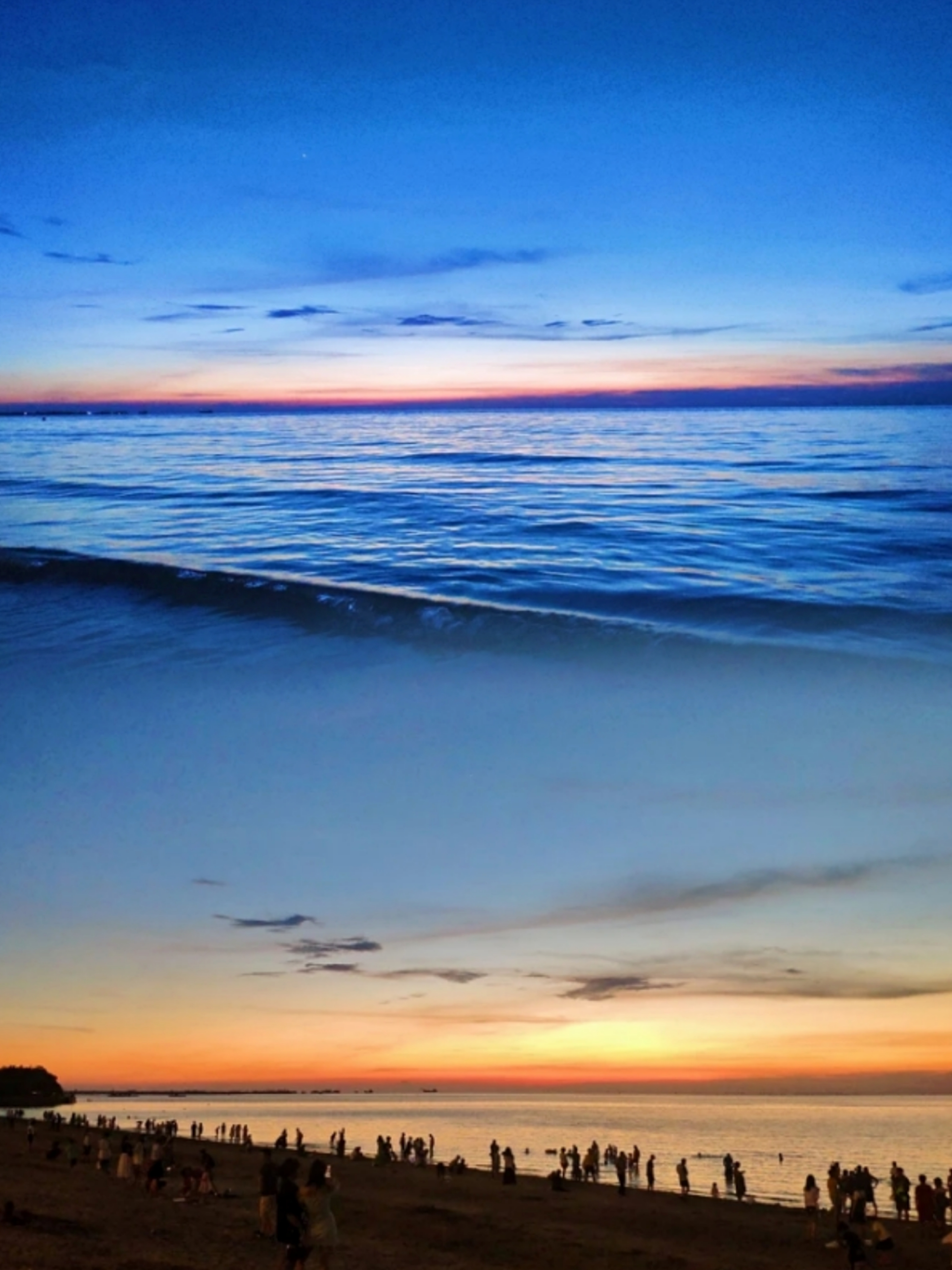 北海金滩打卡|克莱因蓝的大海,双倍温柔