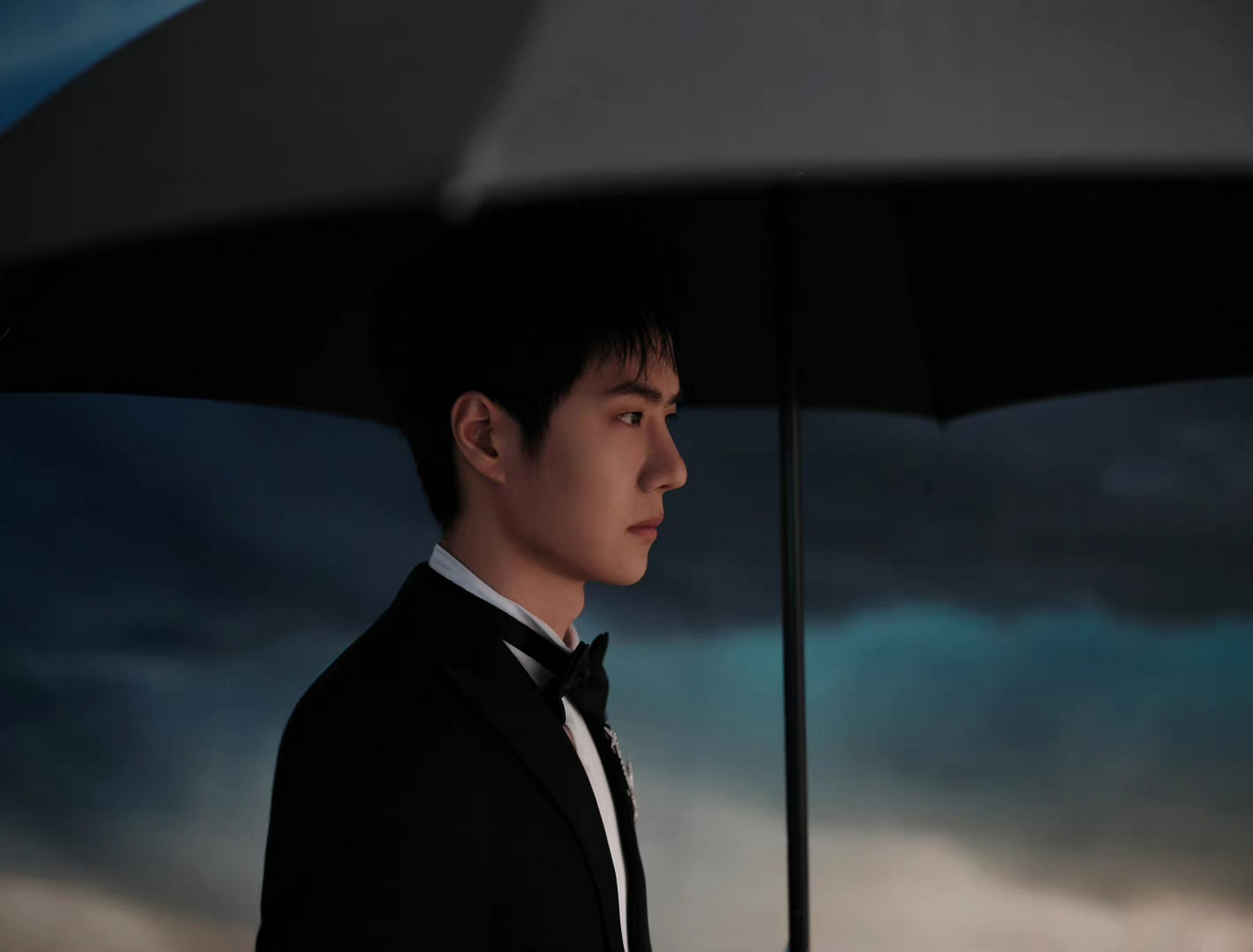 夜深沉,好有质感,耶啵适合拍电影,王一博