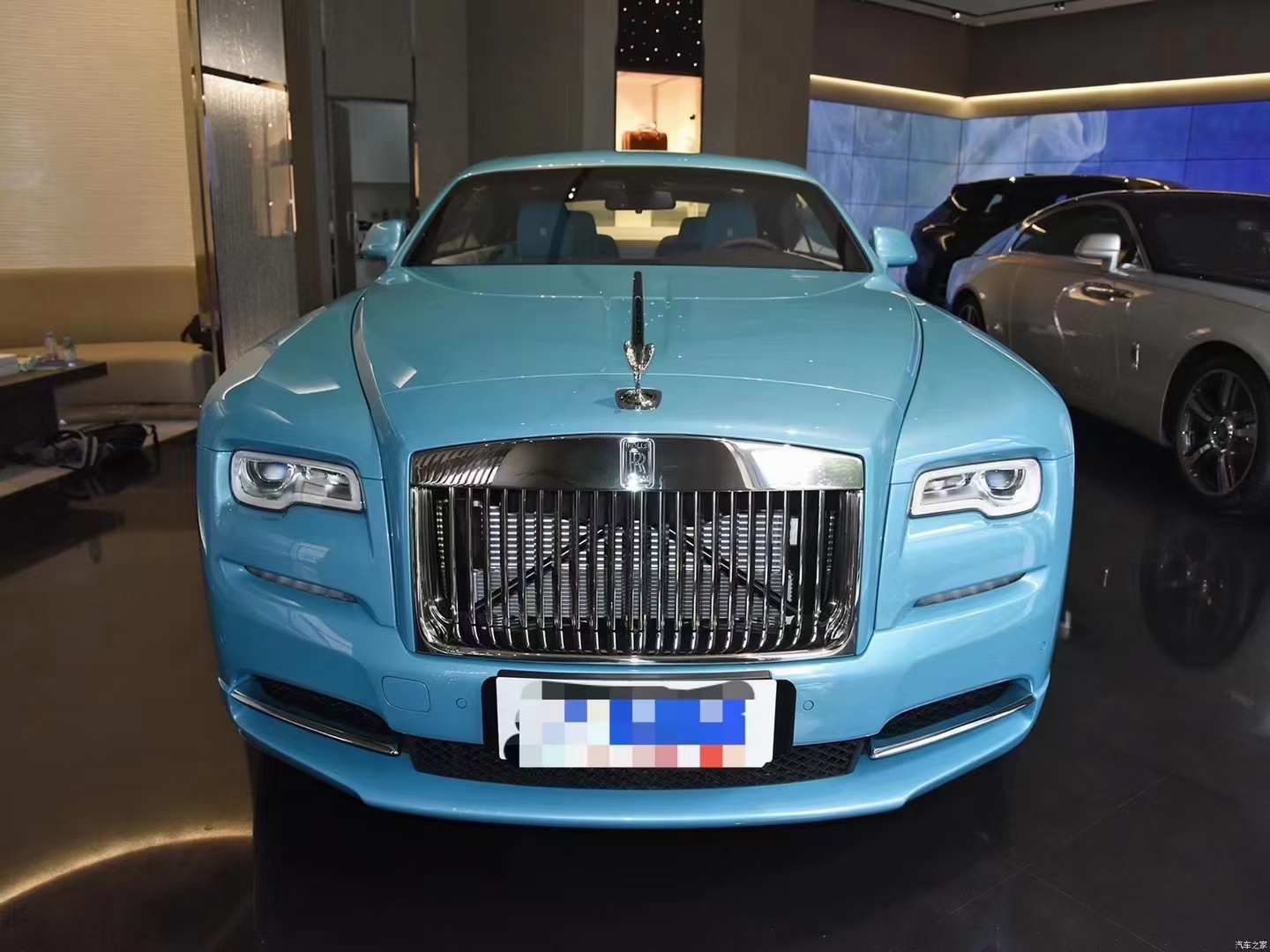 全款198万几百公里劳斯莱斯 魅影 v12 -6.6t,原车白色贴膜