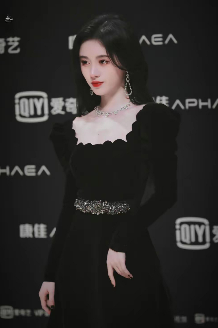 鞠婧祎的脸放在韩国会是门面吗?