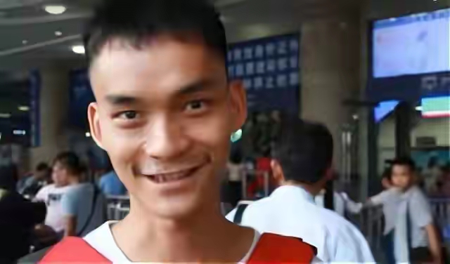 纪录片《高十》主人公唐尚珺,复读12年,只为考上清华大学