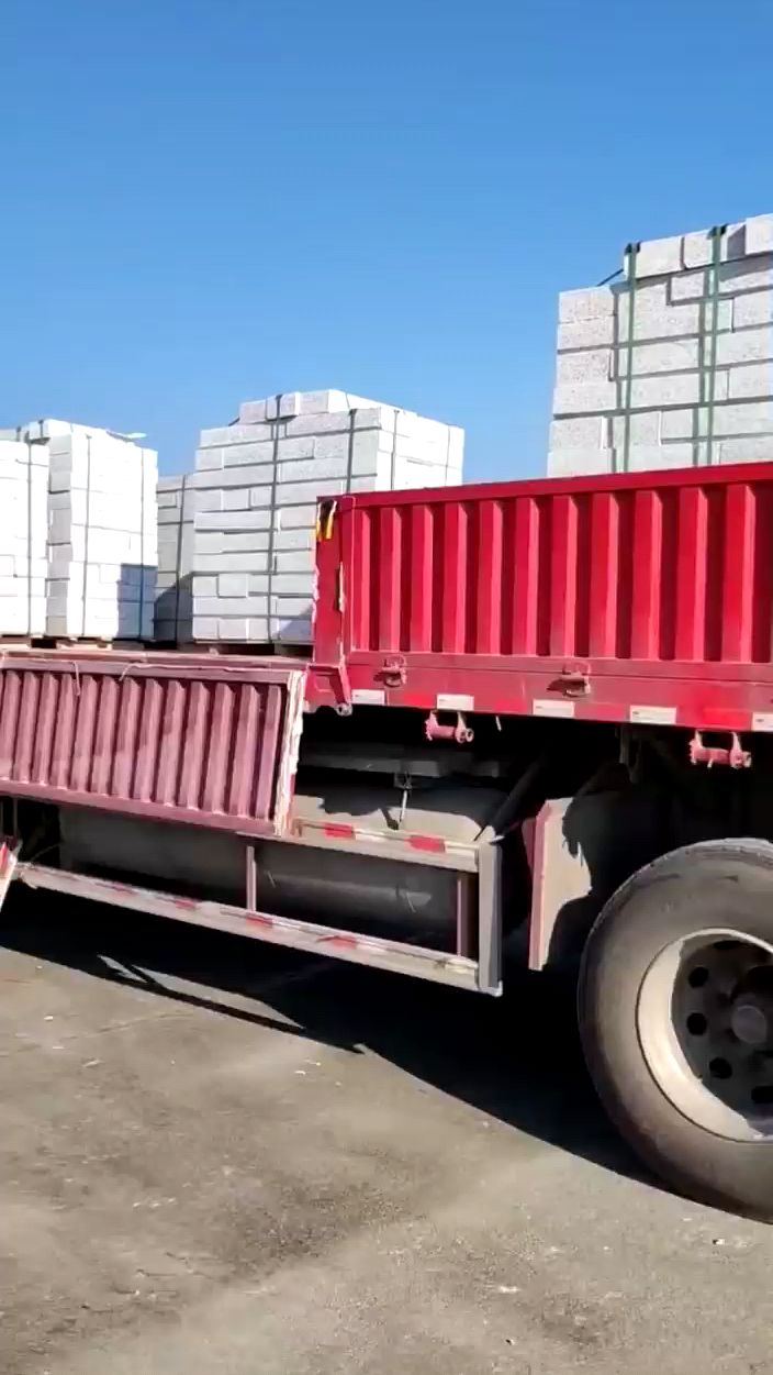 芝麻白路沿石装车发货