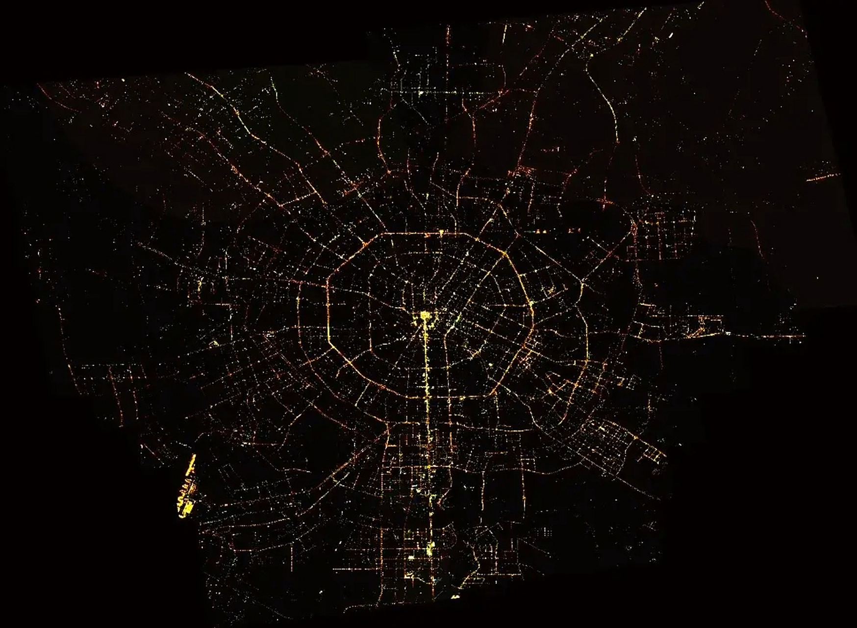 成都夜景卫星图,蜘蛛网,八卦城,一条壮美的中轴线,从市中心延伸到南