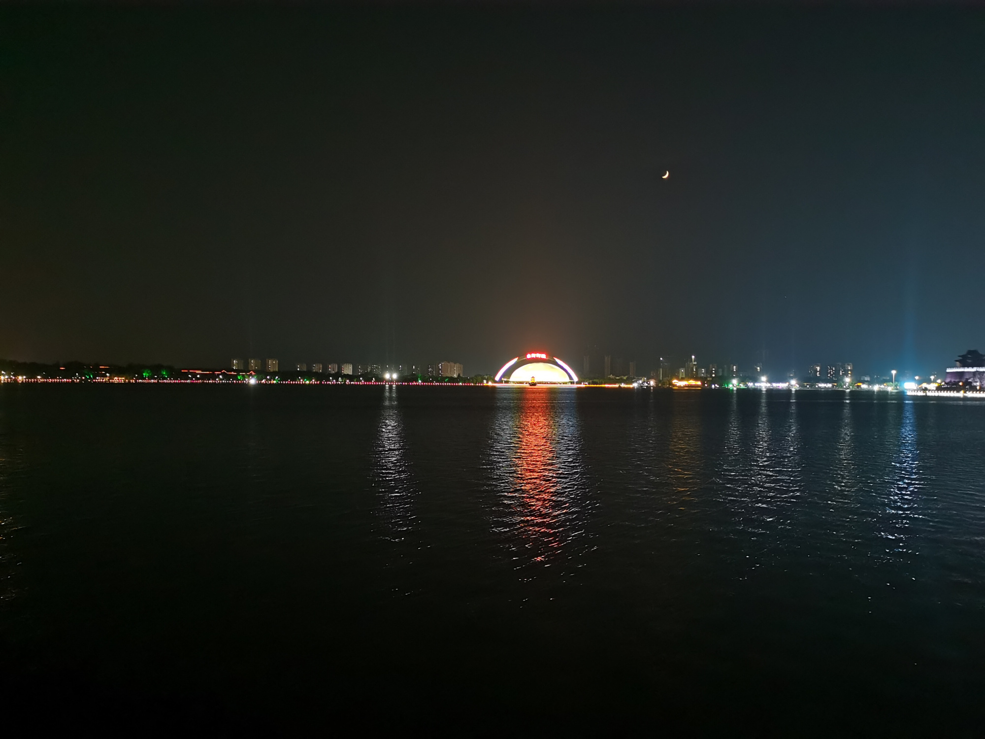 聊城夜景 东昌湖图片