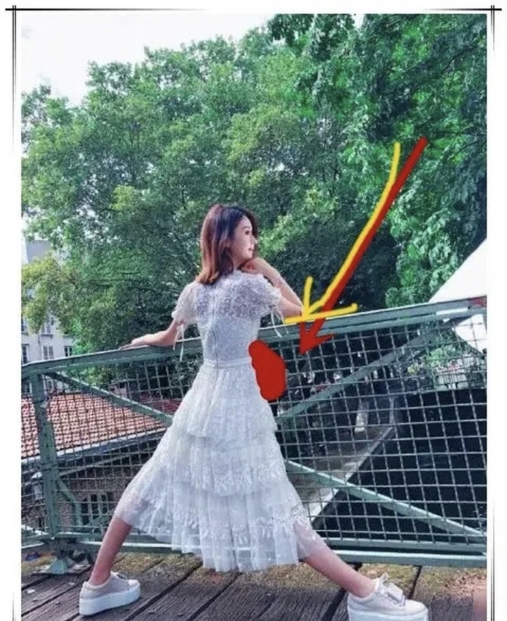 劈叉,左边是刘亦菲,右边是赵丽颖,你觉得谁的难度大?