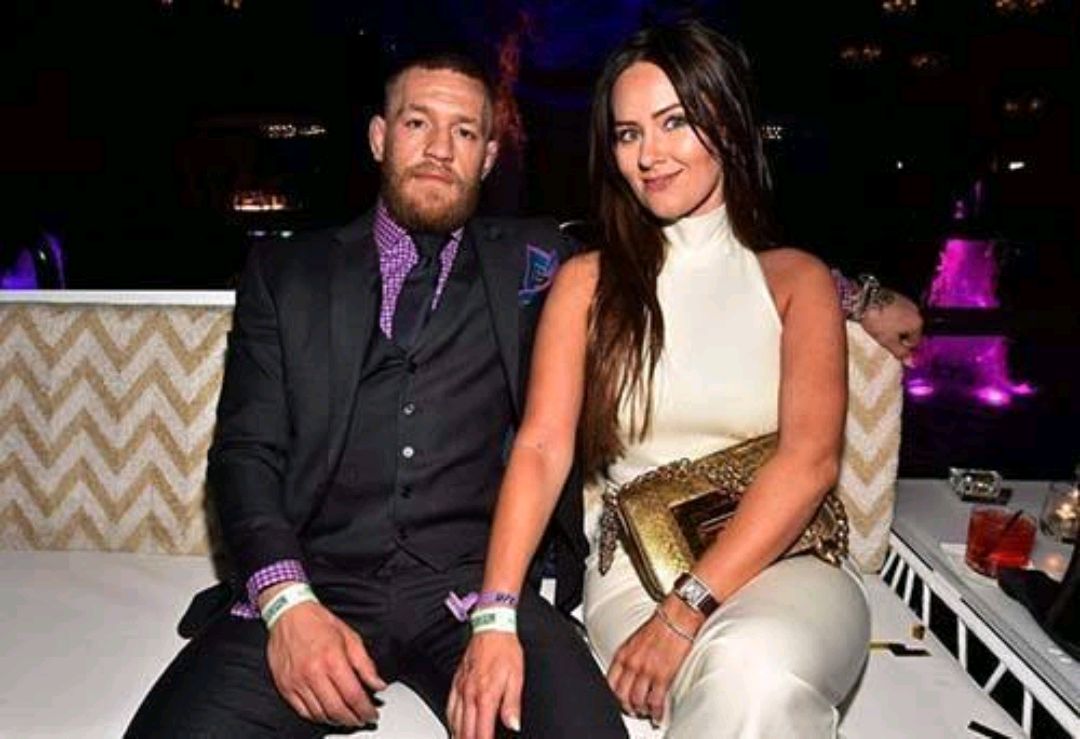 喜欢嘴炮康纳,不是他的战绩,而是他对妻子那颗感恩的心