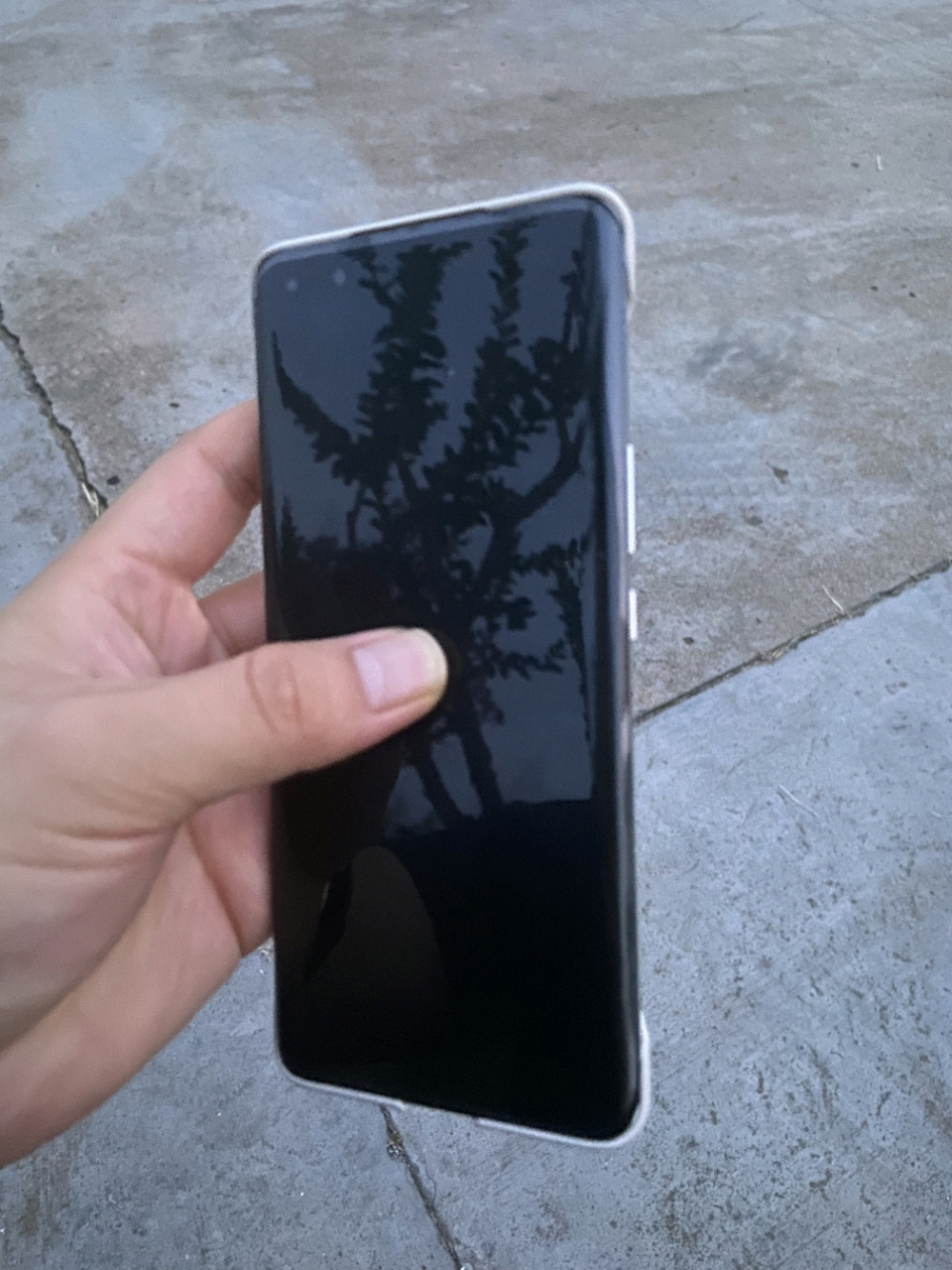 有多少小伙伴因为不好贴膜,放弃曲面屏的[笑cry] 67反正我下次是不