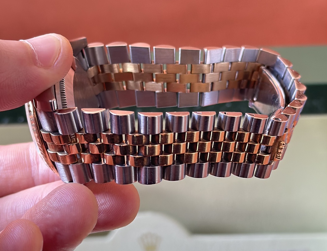 劳力士116233日志型,香槟电脑盘钻刻,36mm表径,18k间黄金日志