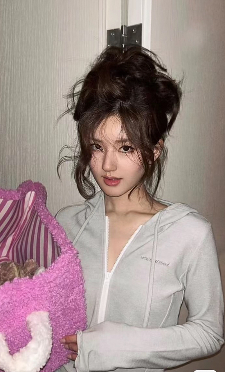 赵露思在ins上发的照片,差点儿没认出来!