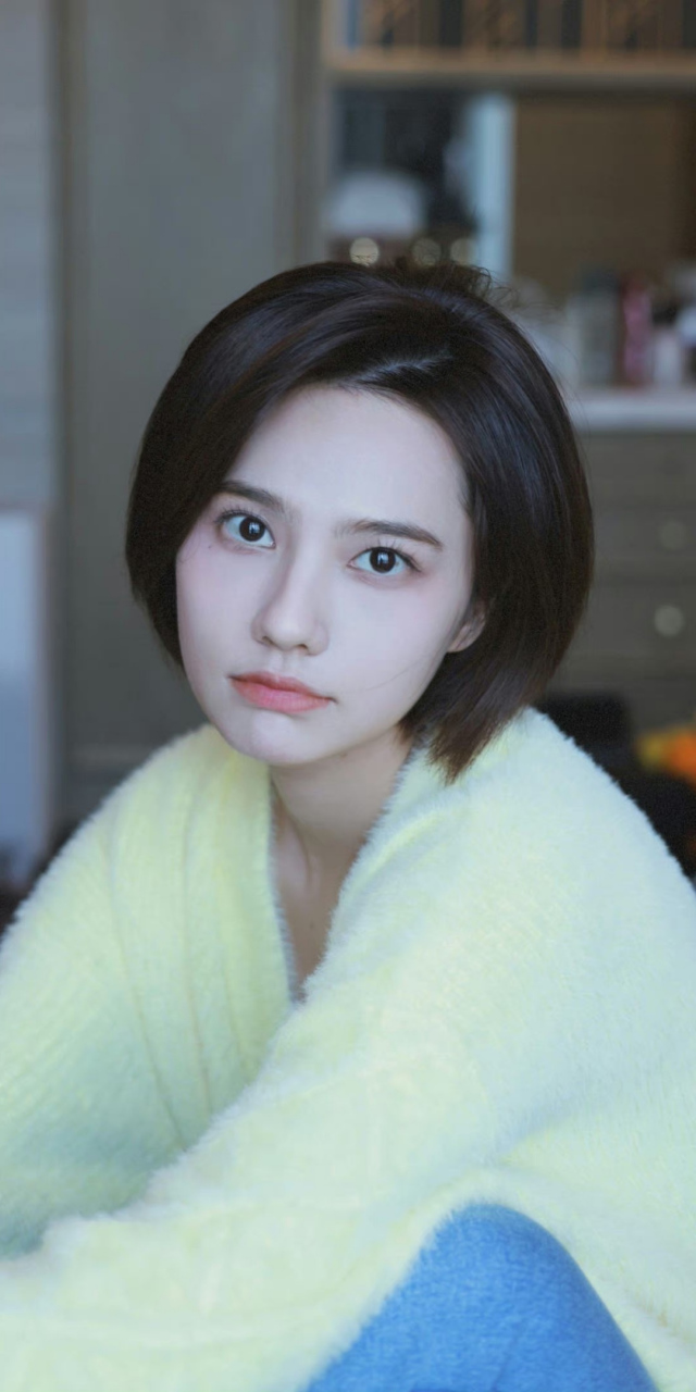 姜珮瑶# 雪肤玉貌的容颜,白皙细嫩的肌肤,婀娜多姿的身材,清纯甜美