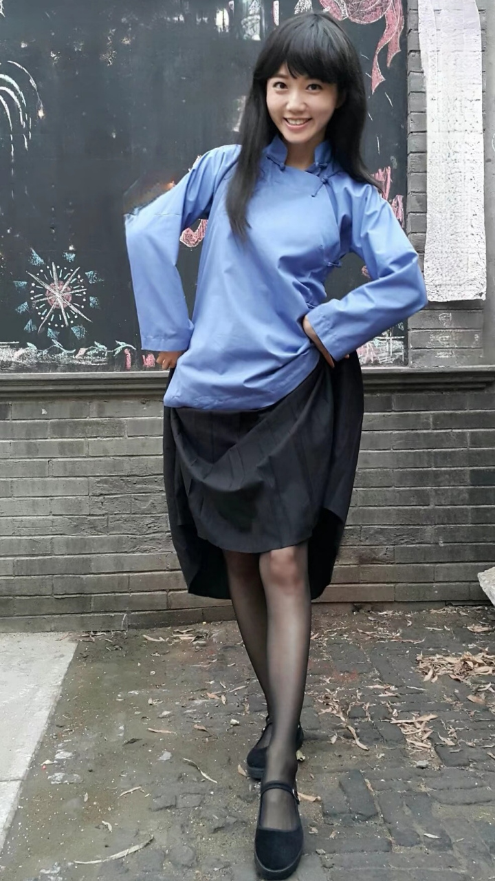 民国时期学生装打扮,不知道真正的历史上有穿黑丝袜吗?