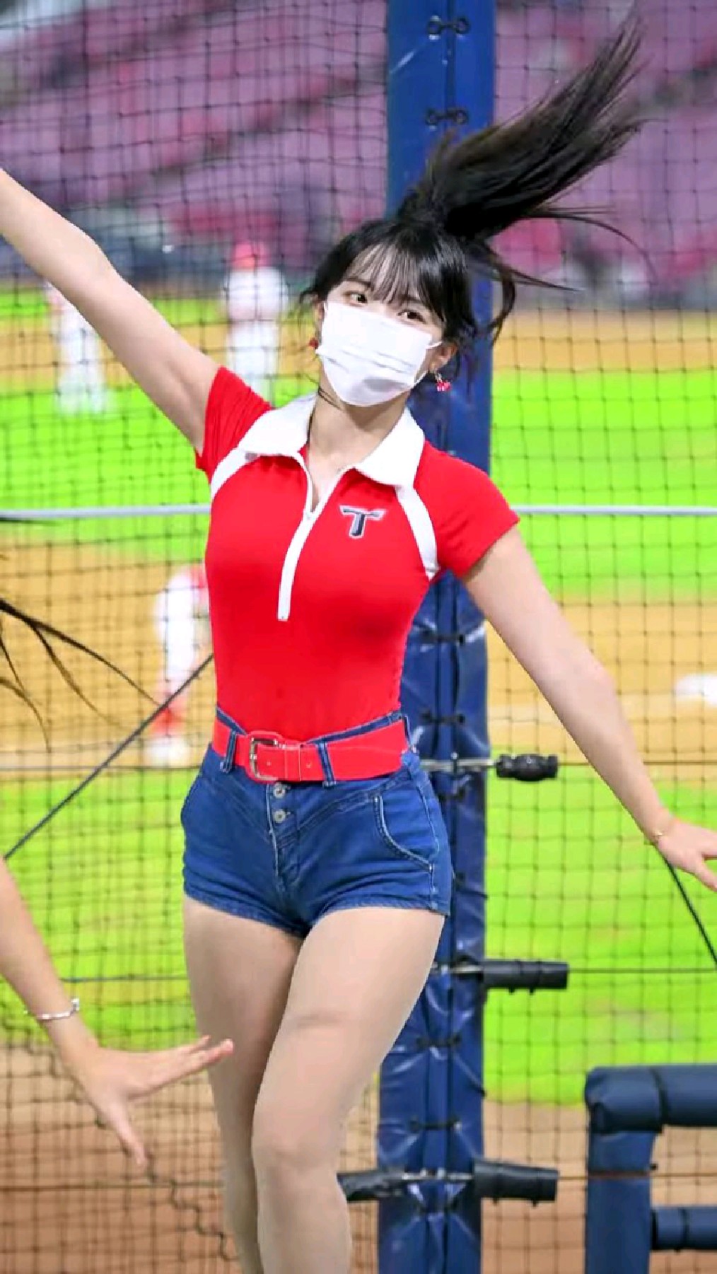 李多惠啦啦队表演glassbeadyouandme-度小视