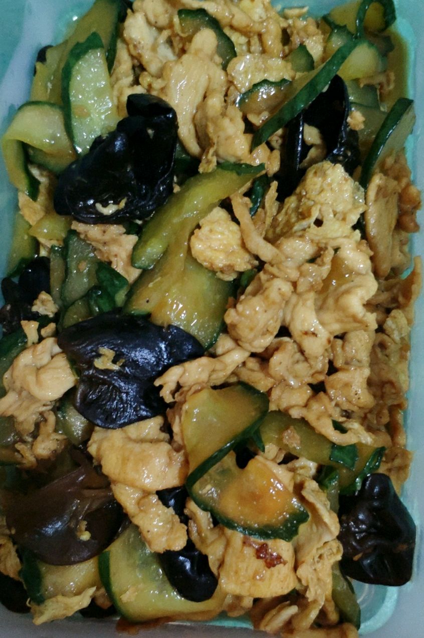 夏天了,来一道容易做还吃不胖的菜,家常木须肉