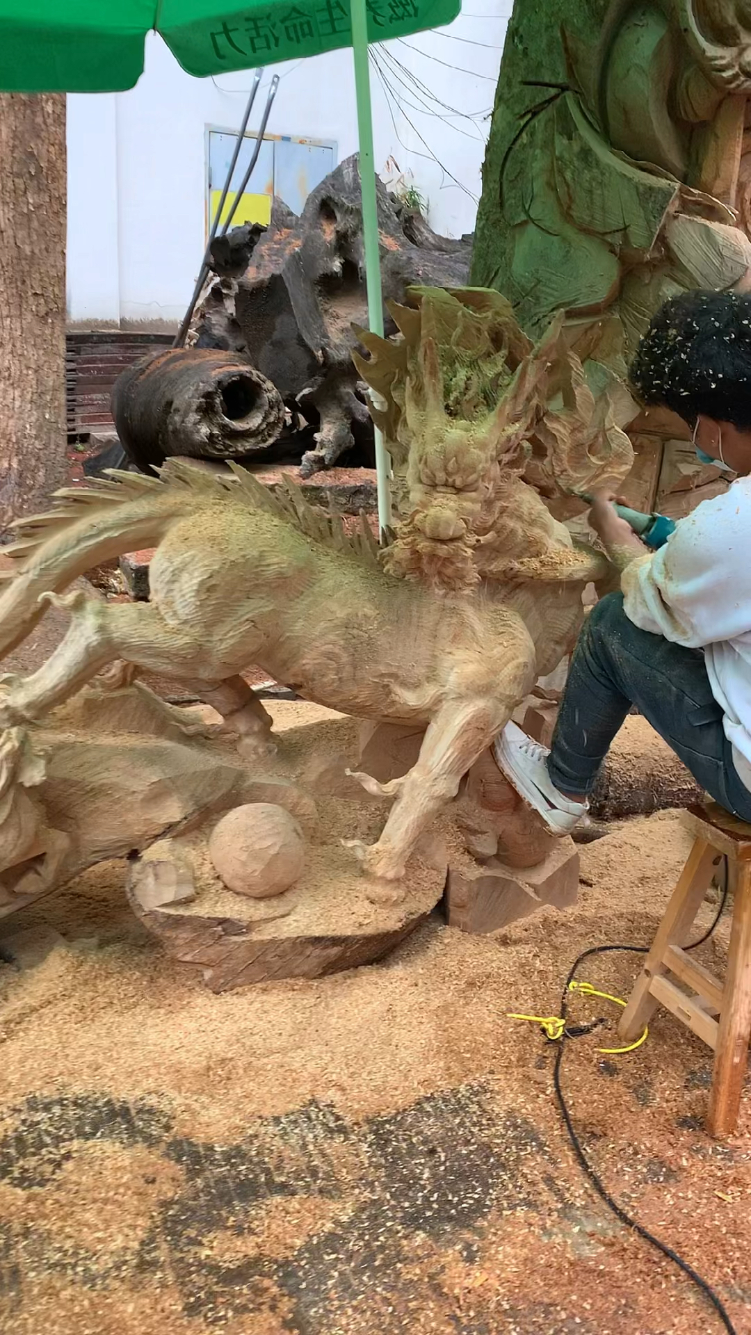 木雕招财麒麟根雕工艺品摆件