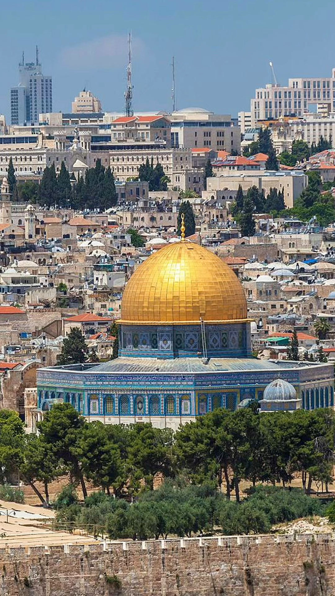 这里是耶路撒冷,是以色列和巴勒斯坦共有的首都,原巴勒斯坦最大城市.