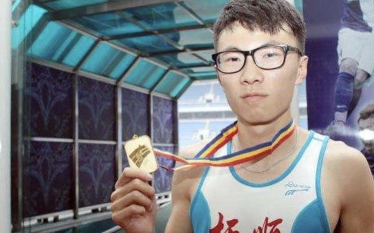 禁赛1年后复出!郭钟泽再夺400米冠军,3年前曾打破全国纪录