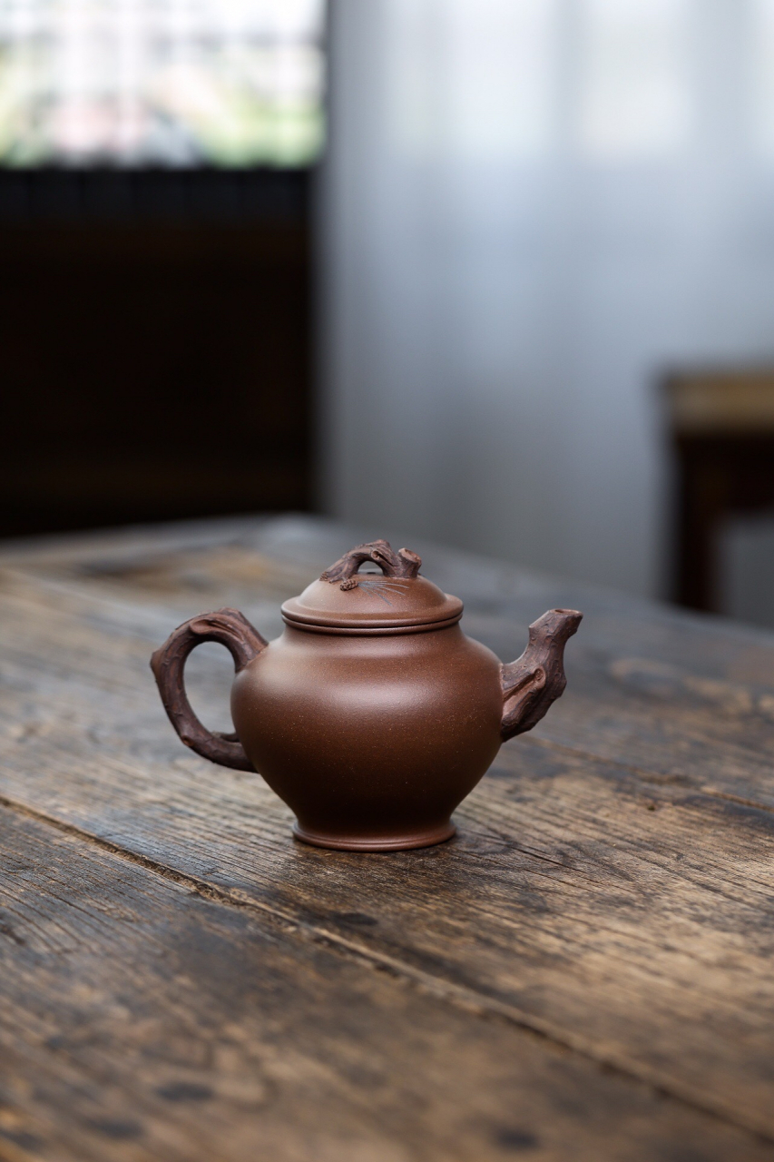 松报春壶,林华精心制作,容量275cc.