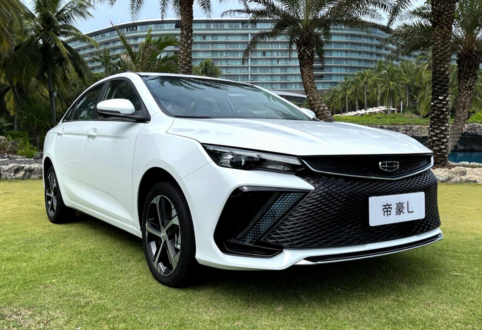 第四代geely帝豪配置曝光!或售10万,油耗仅4升!