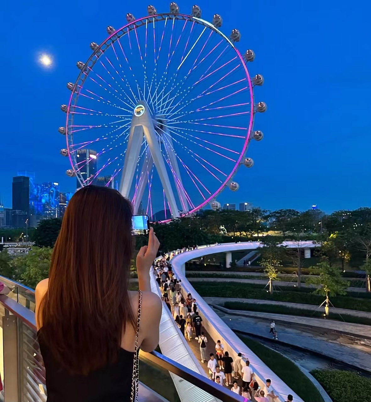 隨心所欲,享受生活,快樂的坐一回摩天輪……享受深圳夜景生活的樂趣