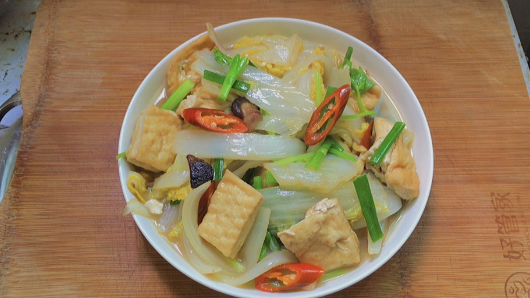 白菜豆腐怎么做才好吃?大厨教您小诀窍,家常美味,比肉过瘾