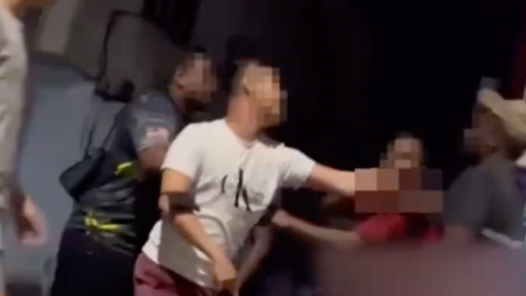 马来西亚男子猥琐发言被群殴致死