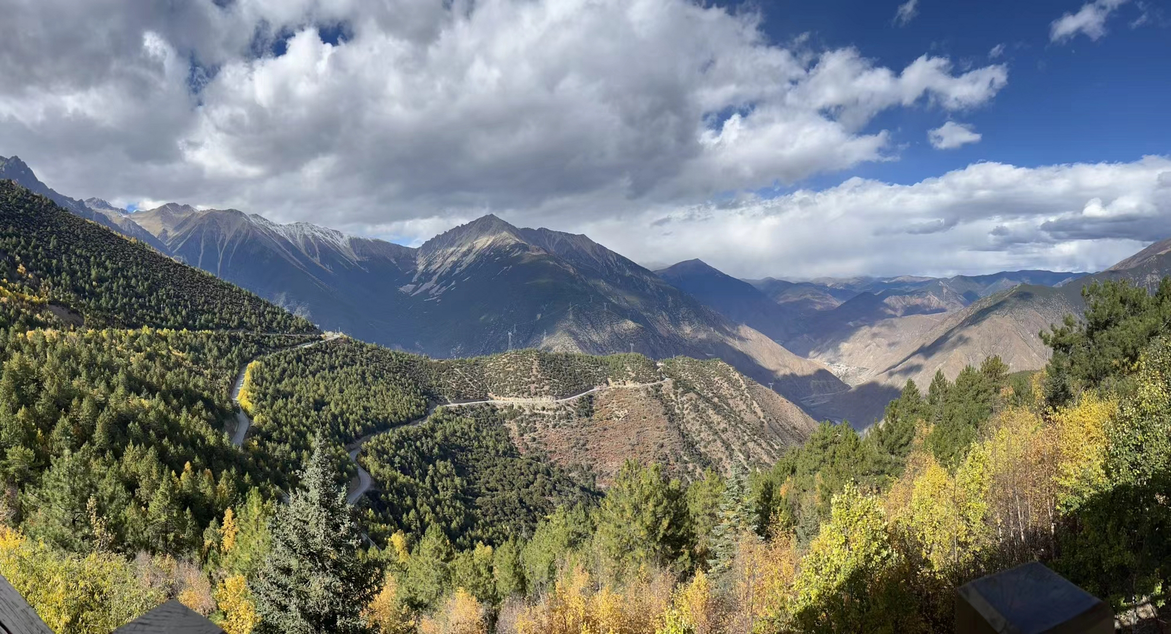 镜头记录不下景观大道的美,昌都318川藏线沿途风景.
