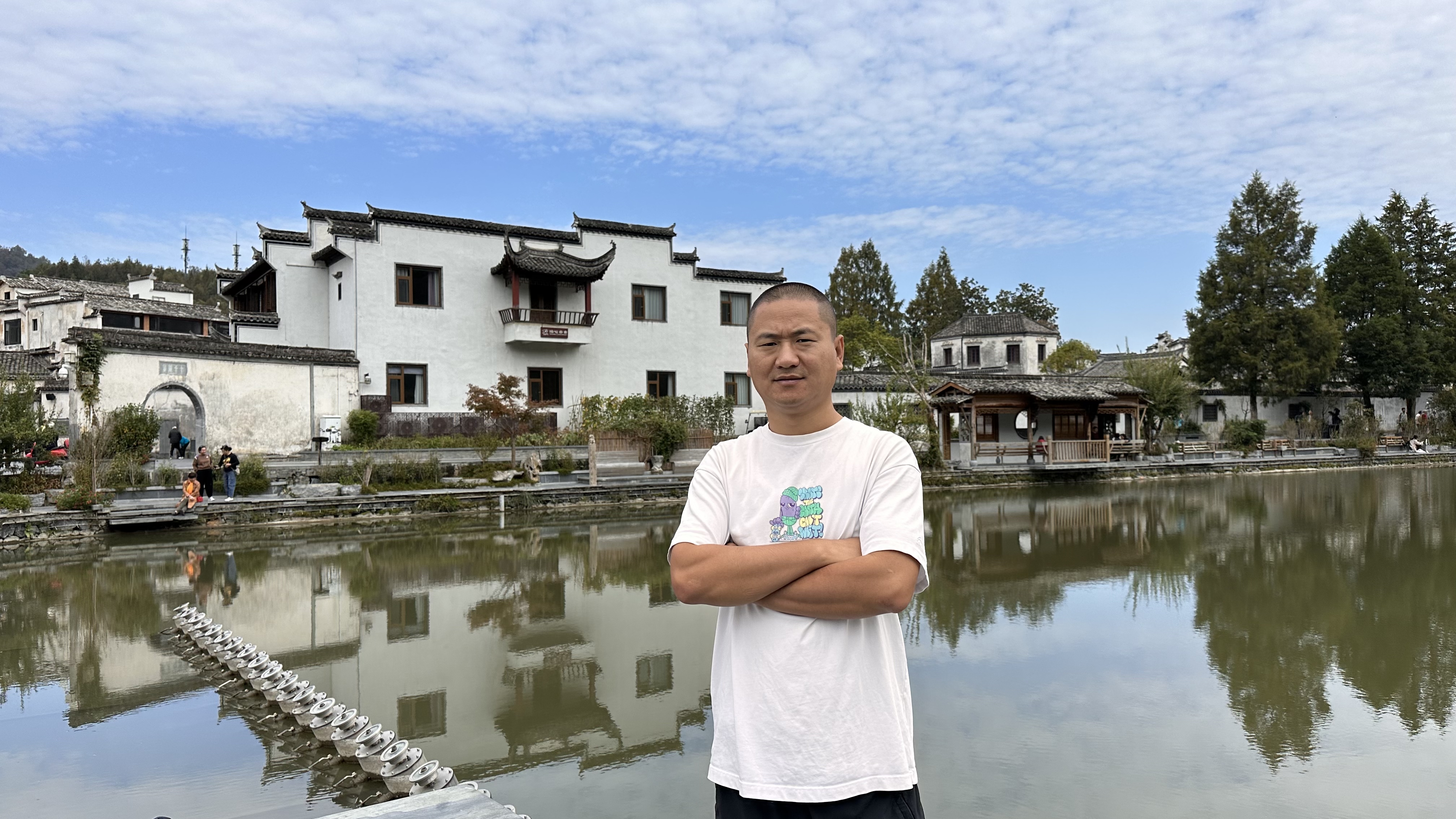 安徽西递村，看徽派建筑，吃当地臭鳜鱼