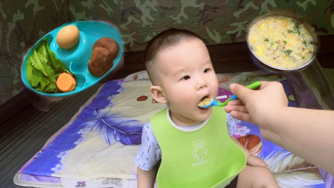 宝妈第一次户外做辅食,鸡蛋香菇粥这样做很黏稠,一碗粥满足宝宝