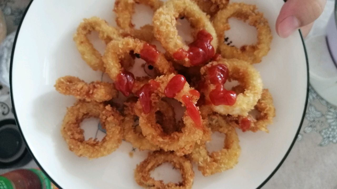 炸鱿鱼圈的简单做法,金灿灿的又酥又脆