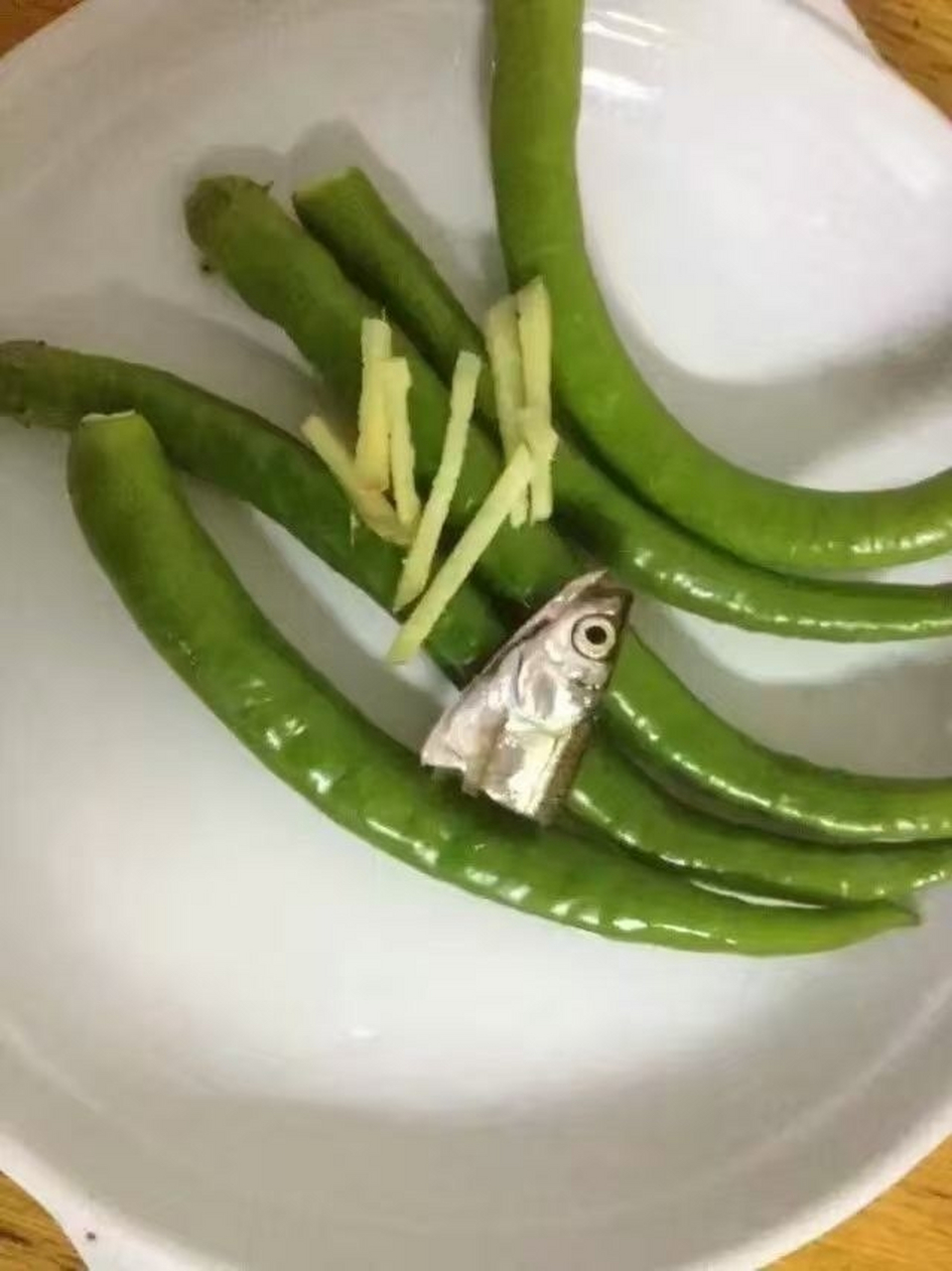 这也算是一道"剁椒鱼头"吧?#生活# #搞笑# #美食