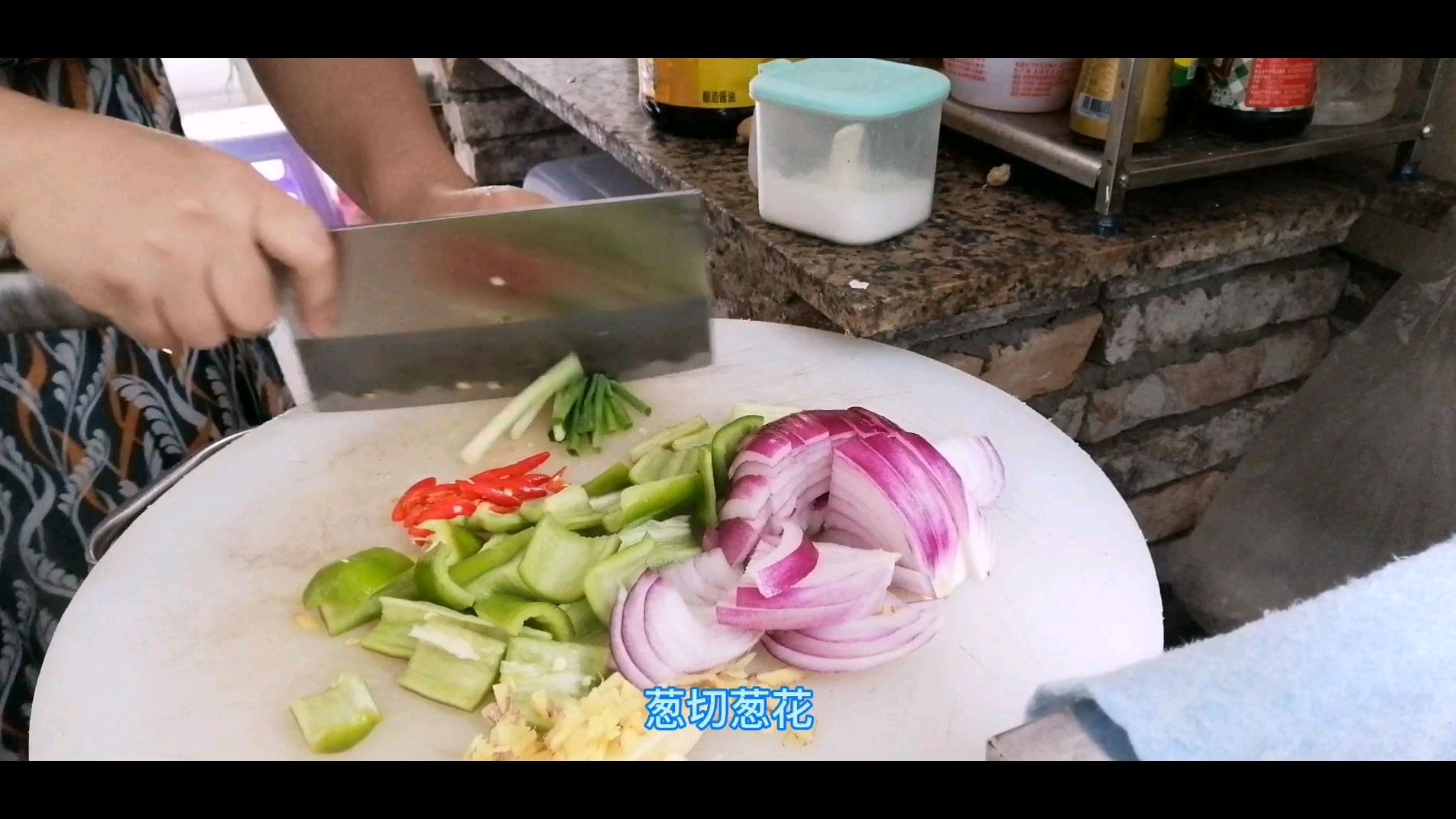 “川香辣椒鸡”四川宝妈为家人做家常菜,手残党也能学会