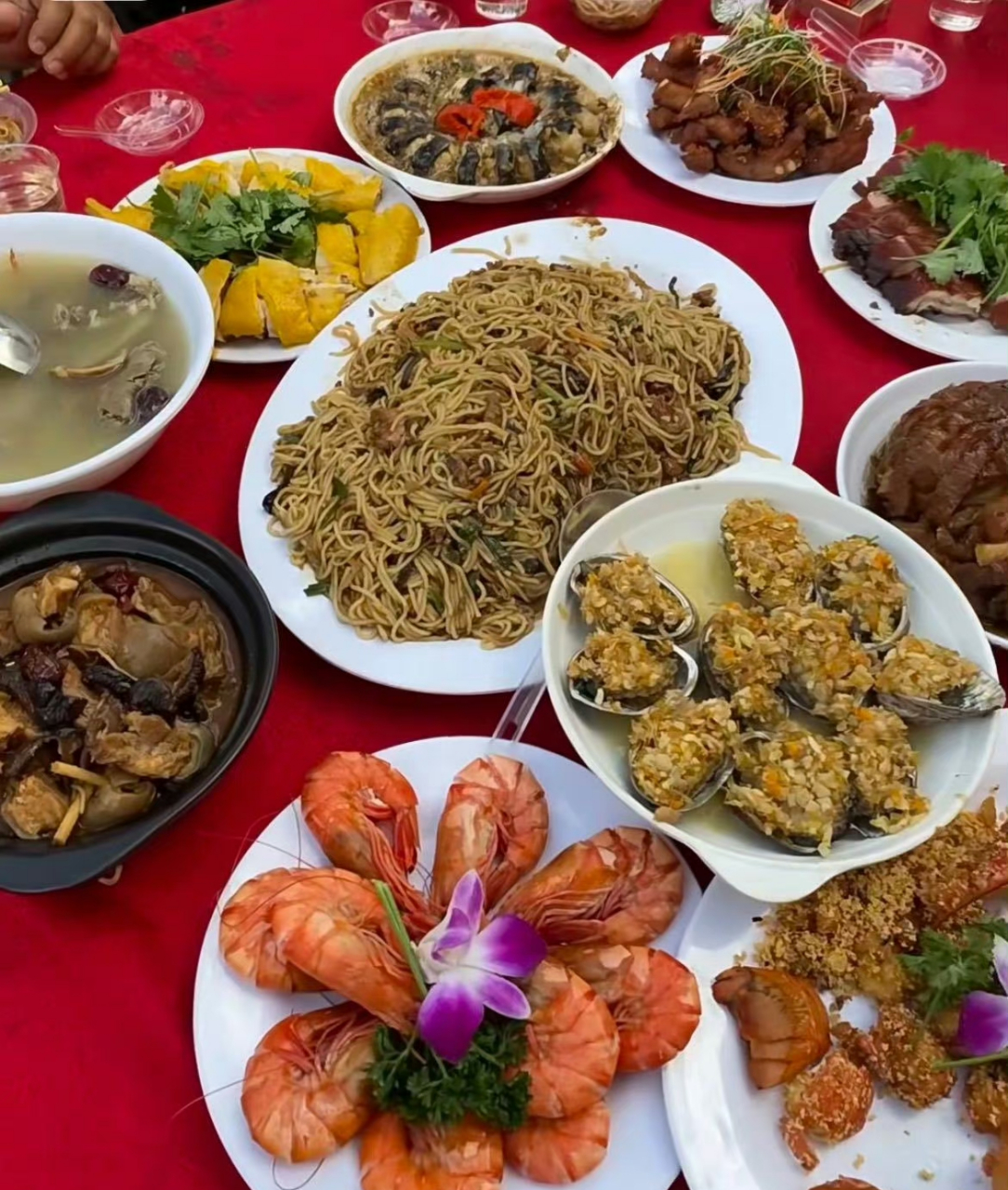 海南的流水席真的好猛啊,真的,农村的宴席最好吃.城市里的没那烟火气.