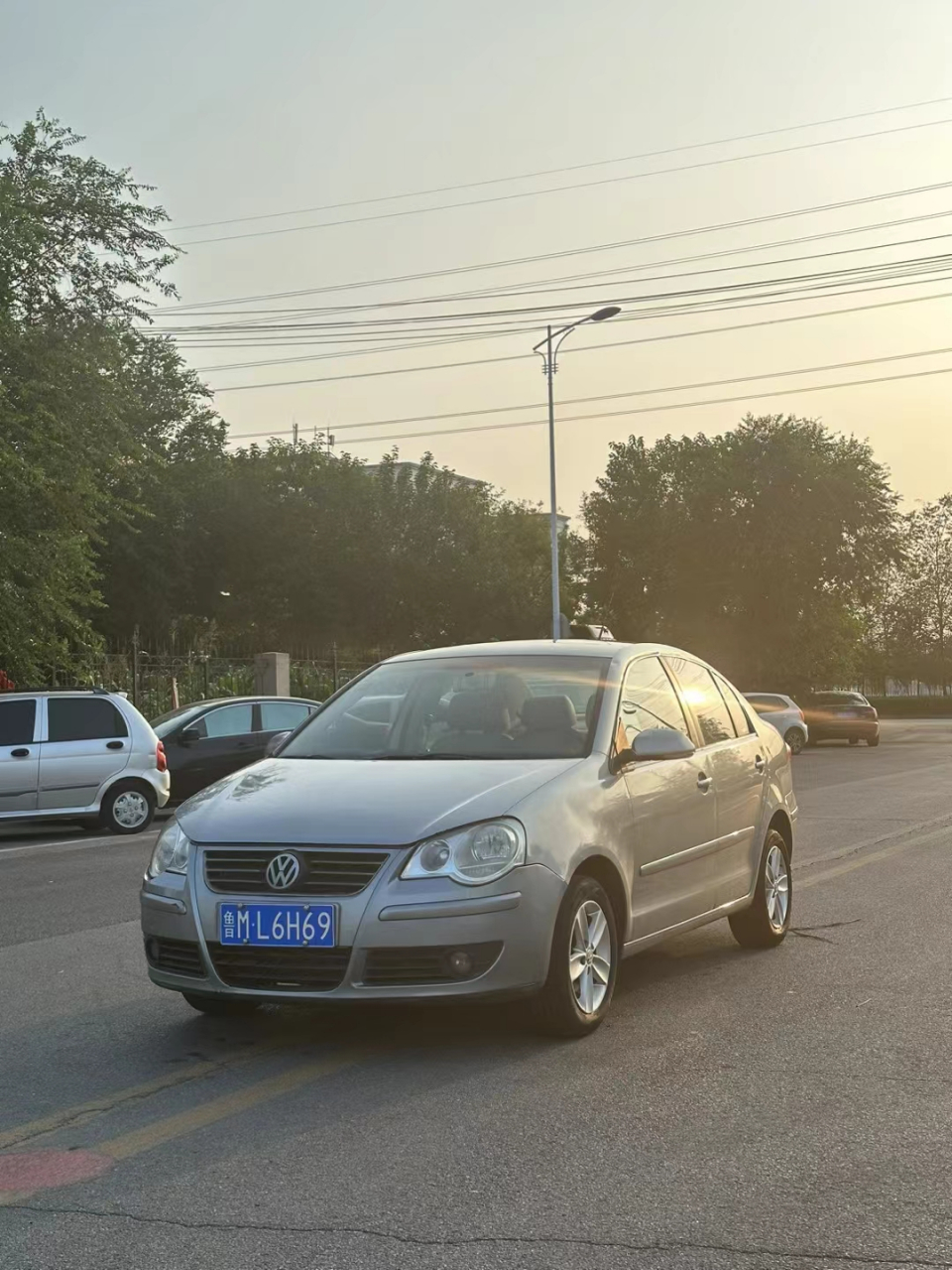 11年大众波罗,1.4手动挡,铝合金轮毂,实表7万公里.