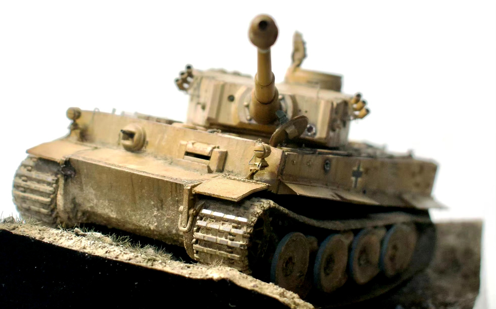 军模欣赏:虎式坦克初期型,隶属501营1连112号,北非突尼斯,by hhyi.