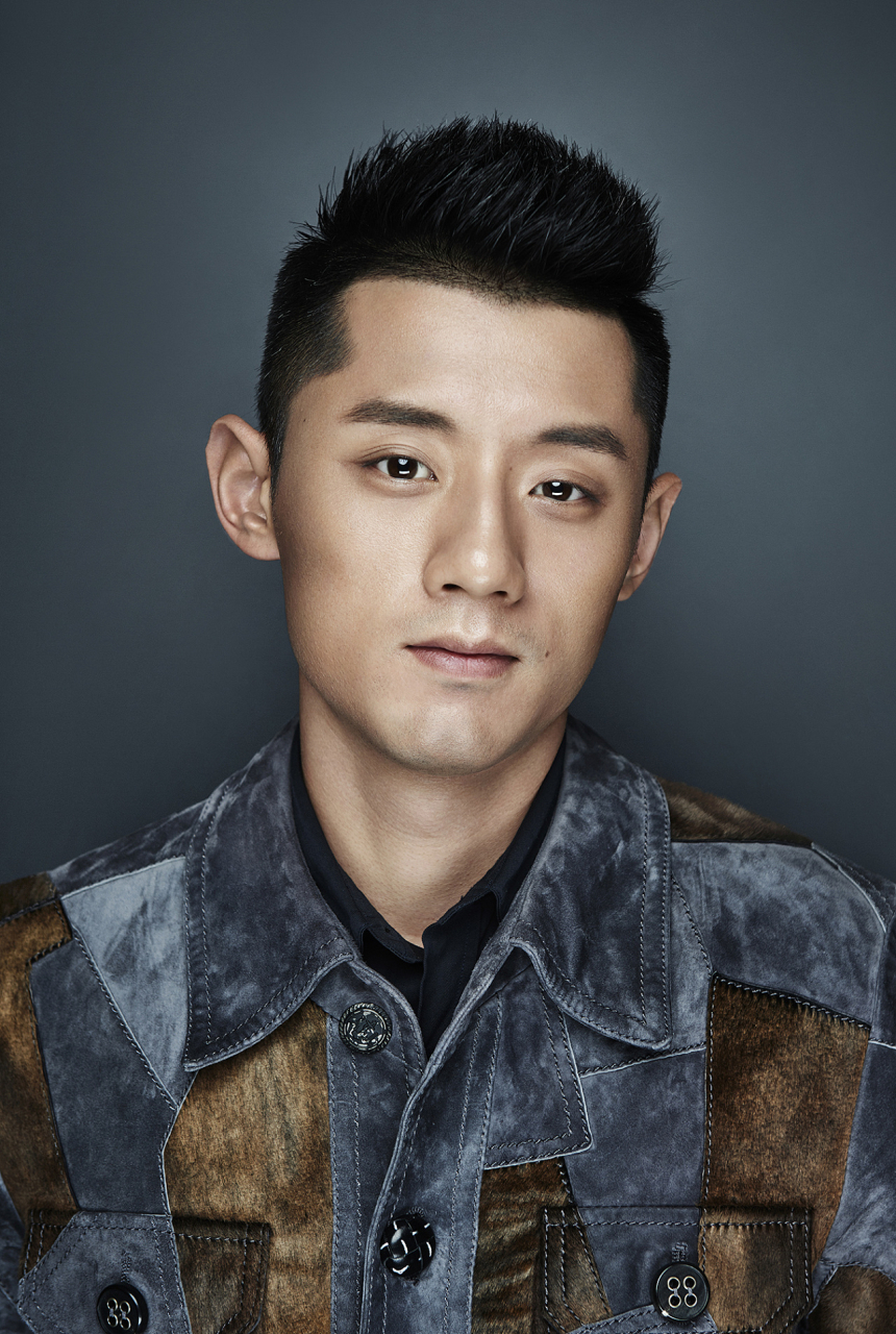 4月2日晚间,"张继科借条"冲上微博热搜首位,此外有多条与张继科县关