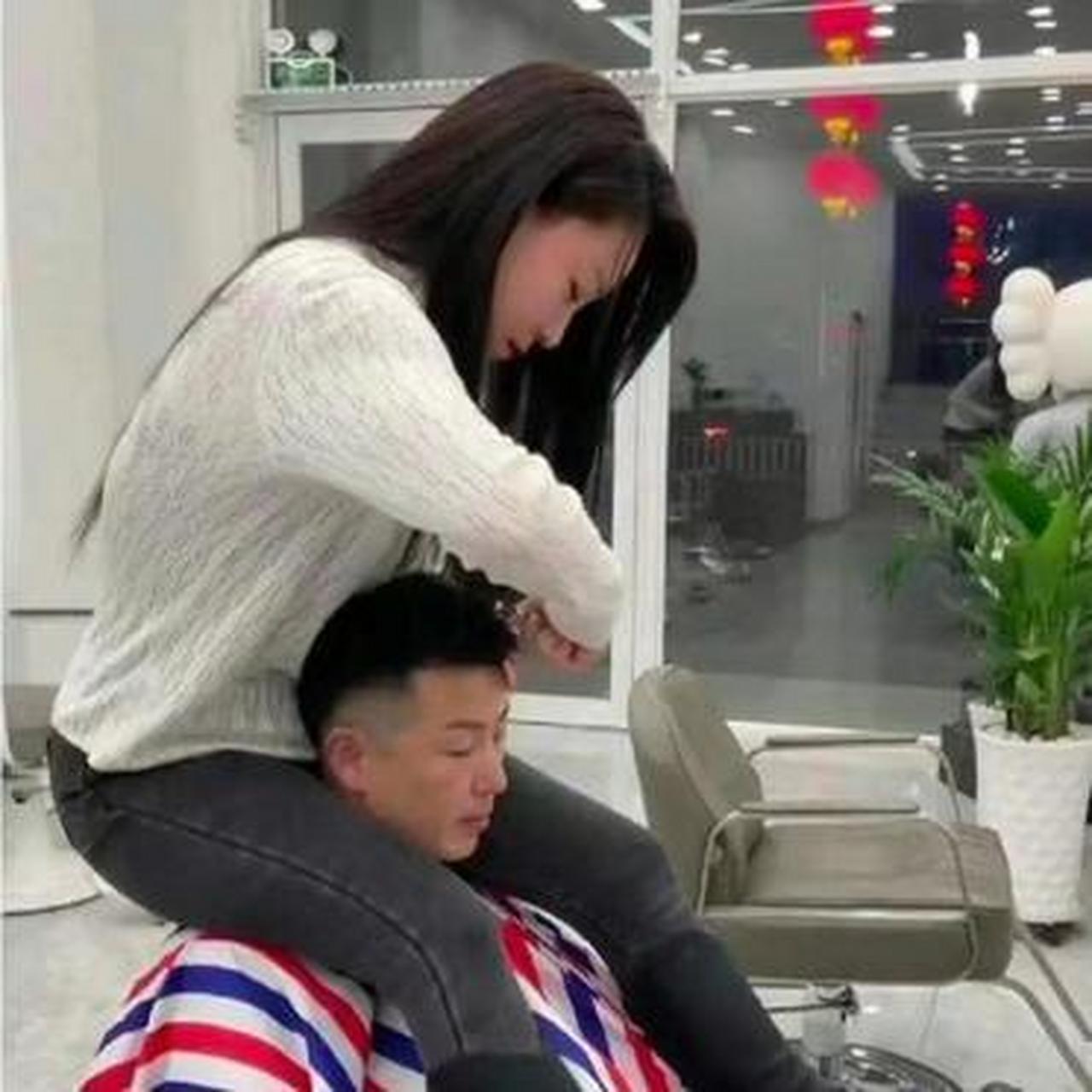 老婆,我只是让你剪头发,没让你骑上来!